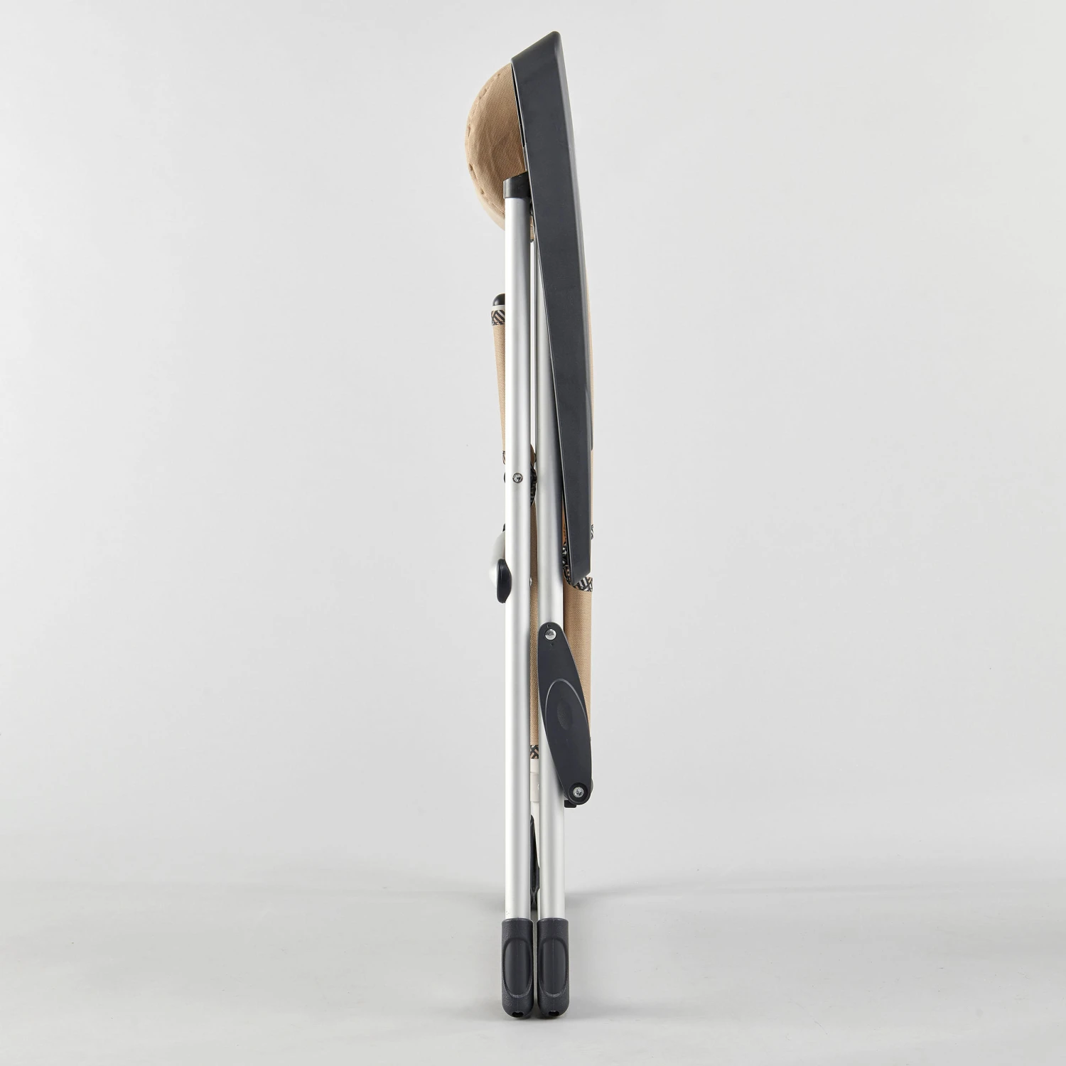 Quechua Folding Reclining Camping Chair 10 Quechua Folding Reclining Camping Chair - Image 8