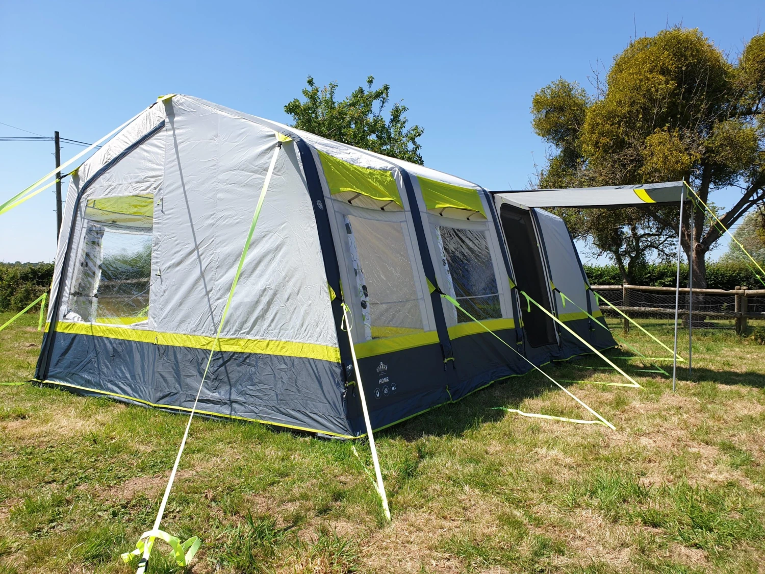 OLPRO Home 5 Berth Inflatable Family Tent 8 OLPRO Home 5 Berth Inflatable Family Tent - Image 6